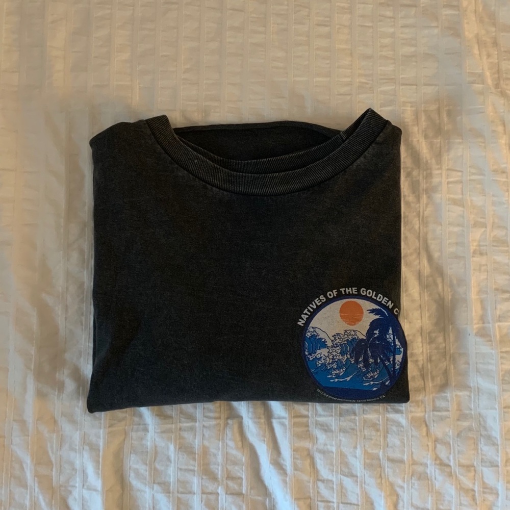 🚫sold on curtsy🚫 brandy melville golden coast t